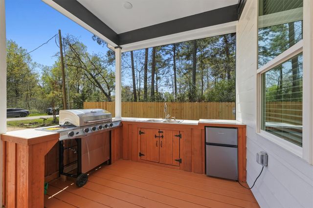210 Canary Street, Point Blank, TX 77364