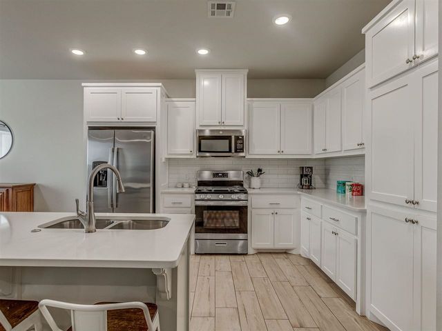 13630 NE Cornwallis Dr, Elgin, OK 73538