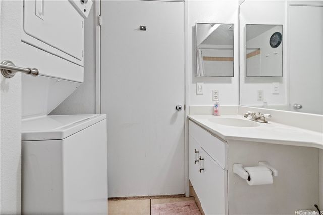 94-820 Lumiauau Street K202, Waipahu, HI 96797