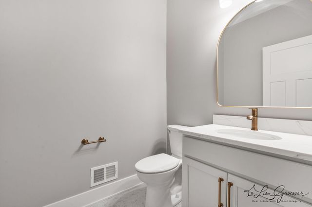 10048 Barberry Lane, Howard City, MI 49329