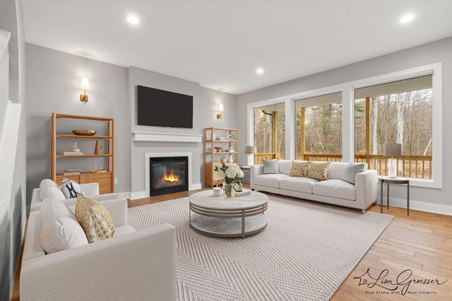 10048 Barberry Lane, Howard City, MI 49329