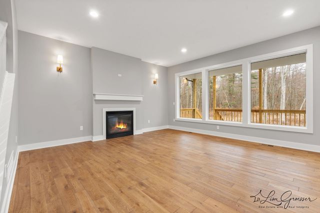 10048 Barberry Lane, Howard City, MI 49329