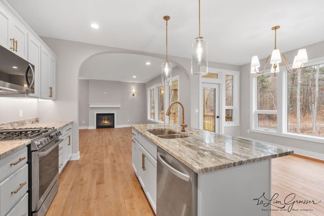 10048 Barberry Lane, Howard City, MI 49329