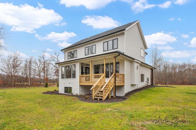 10048 Barberry Lane, Howard City, MI 49329