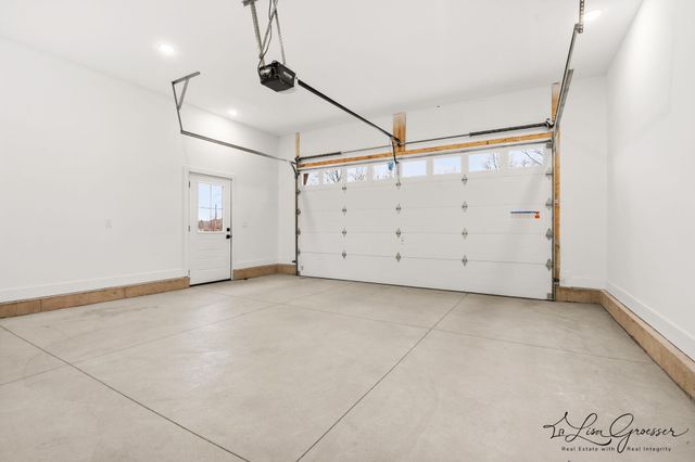 10048 Barberry Lane, Howard City, MI 49329