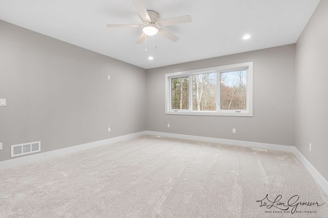 10048 Barberry Lane, Howard City, MI 49329