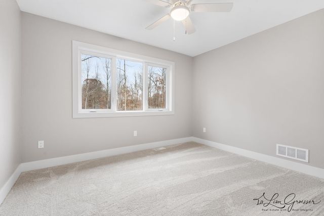 10048 Barberry Lane, Howard City, MI 49329