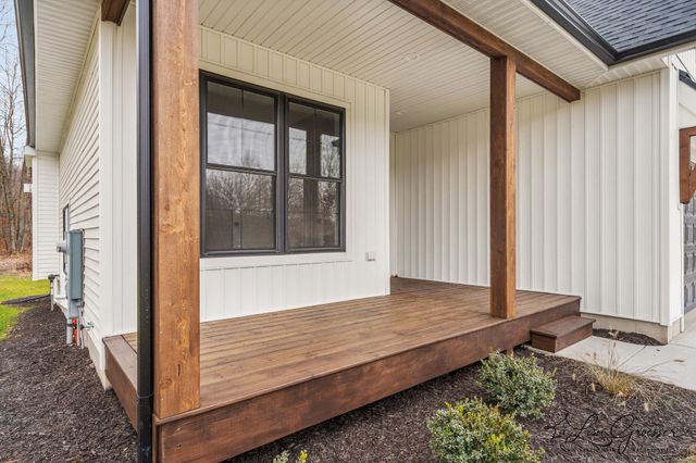 10048 Barberry Lane, Howard City, MI 49329