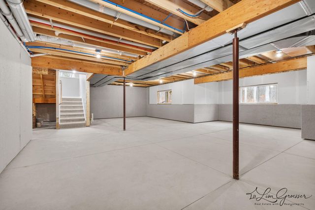 10048 Barberry Lane, Howard City, MI 49329