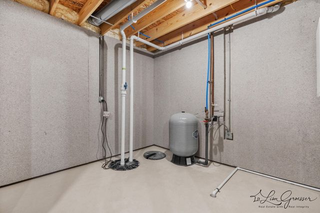 10048 Barberry Lane, Howard City, MI 49329