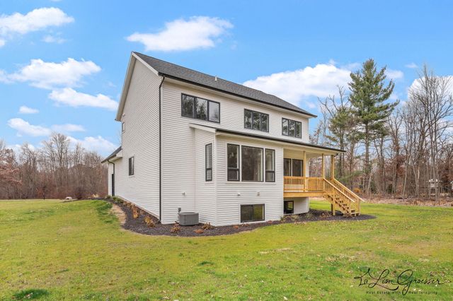 10048 Barberry Lane, Howard City, MI 49329