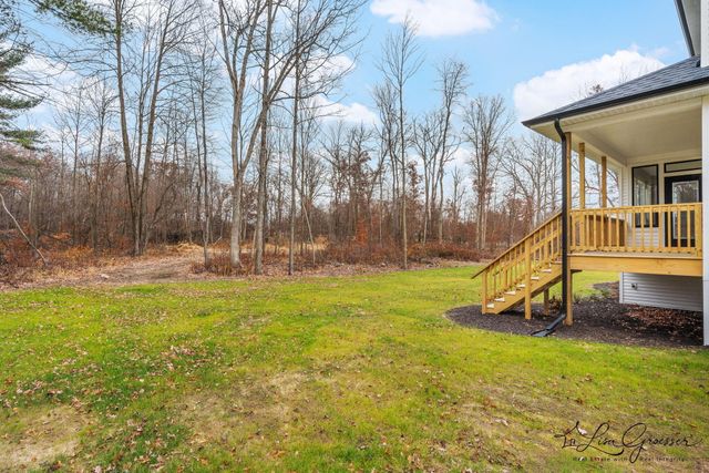 10048 Barberry Lane, Howard City, MI 49329