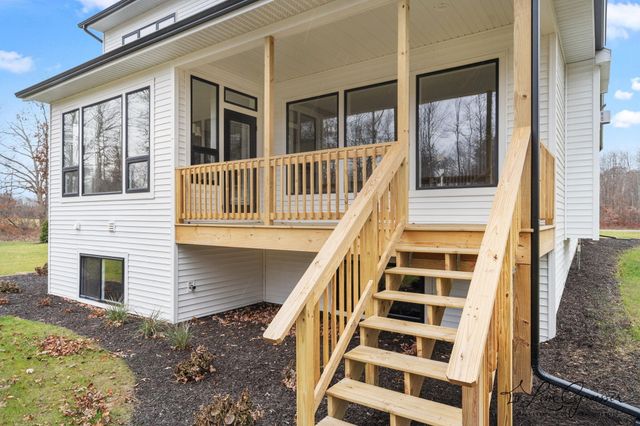 10048 Barberry Lane, Howard City, MI 49329