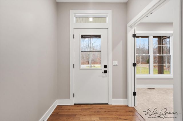 10048 Barberry Lane, Howard City, MI 49329