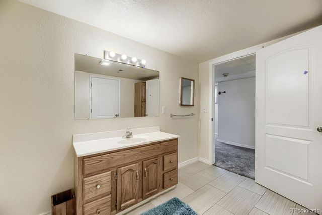 19091 E Chenango Circle, Aurora, CO 80015