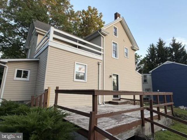 722 HILLTOWN PIKE, Line Lexington, PA 18932