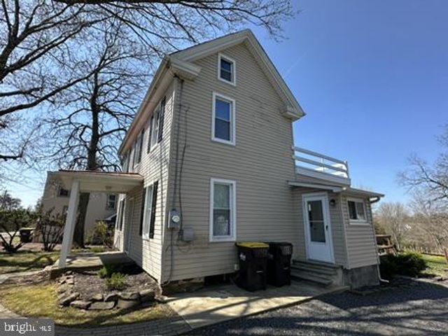 722 HILLTOWN PIKE, Line Lexington, PA 18932