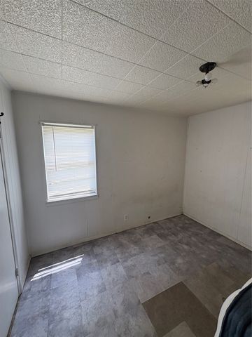 529 Janie Lane, Burleson, TX 76028