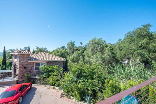 2715 S Centre City Parkway, Escondido, CA 92025