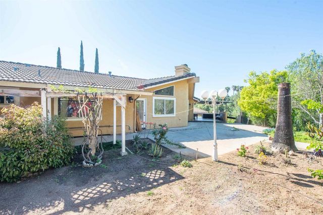 2715 S Centre City Parkway, Escondido, CA 92025