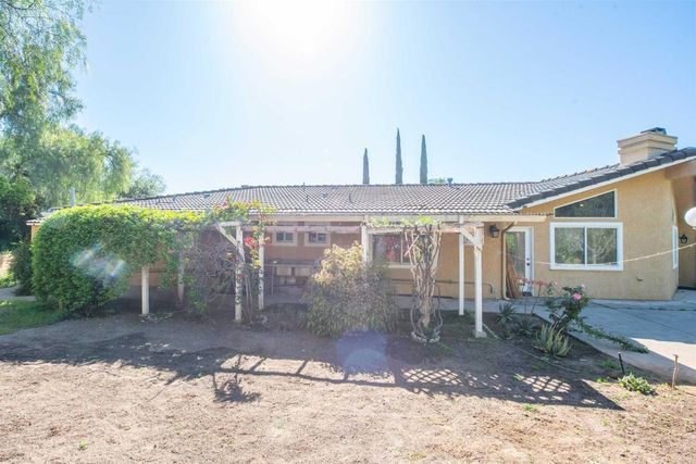 2715 S Centre City Parkway, Escondido, CA 92025