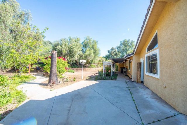 2715 S Centre City Parkway, Escondido, CA 92025