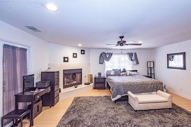 2715 S Centre City Parkway, Escondido, CA 92025