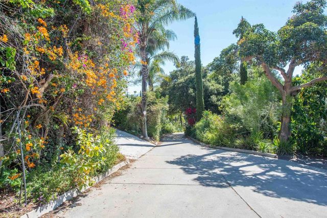 2715 S Centre City Parkway, Escondido, CA 92025