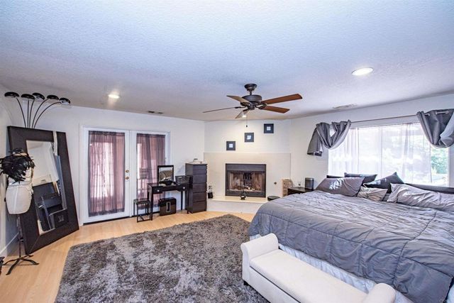 2715 S Centre City Parkway, Escondido, CA 92025