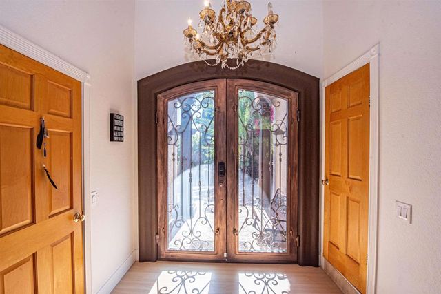 2715 S Centre City Parkway, Escondido, CA 92025