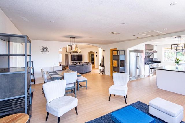 2715 S Centre City Parkway, Escondido, CA 92025