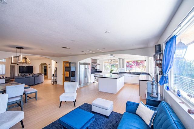 2715 S Centre City Parkway, Escondido, CA 92025