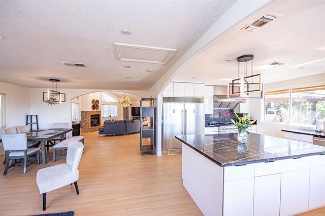2715 S Centre City Parkway, Escondido, CA 92025