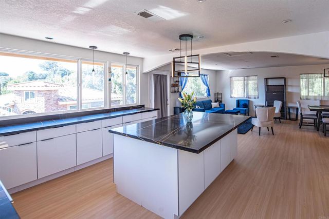 2715 S Centre City Parkway, Escondido, CA 92025