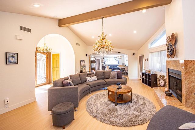 2715 S Centre City Parkway, Escondido, CA 92025