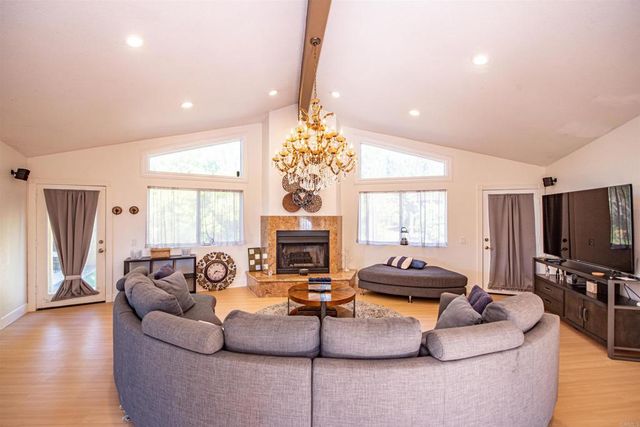 2715 S Centre City Parkway, Escondido, CA 92025