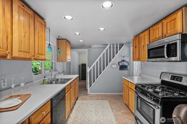 2569 E Williams Lane, Port Orchard, WA 98366