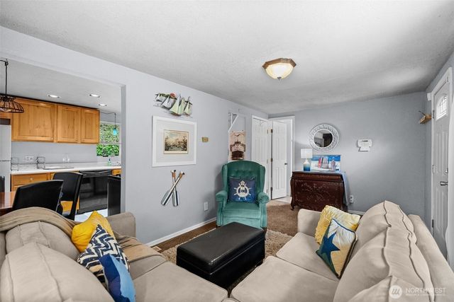 2569 E Williams Lane, Port Orchard, WA 98366