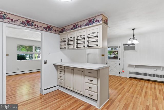 902 APPLE DR, Mechanicsburg, PA 17055
