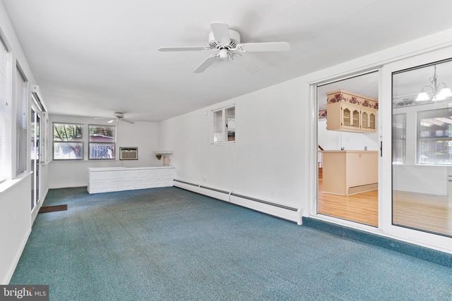 902 APPLE DR, Mechanicsburg, PA 17055