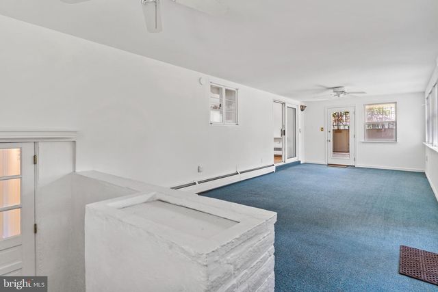 902 APPLE DR, Mechanicsburg, PA 17055