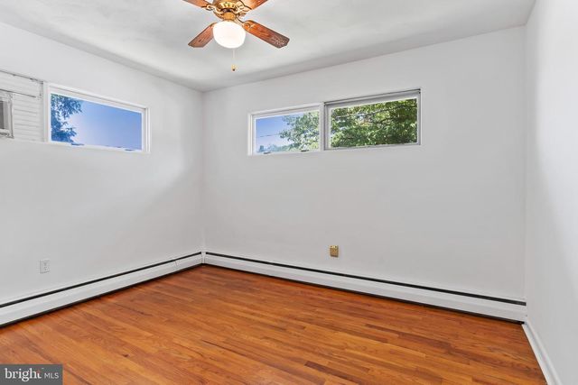 902 APPLE DR, Mechanicsburg, PA 17055