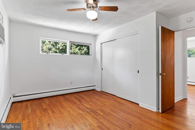 902 APPLE DR, Mechanicsburg, PA 17055