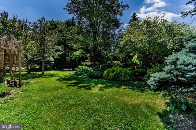 902 APPLE DR, Mechanicsburg, PA 17055