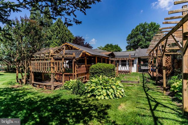 902 APPLE DR, Mechanicsburg, PA 17055