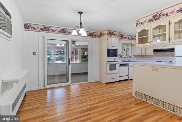 902 APPLE DR, Mechanicsburg, PA 17055