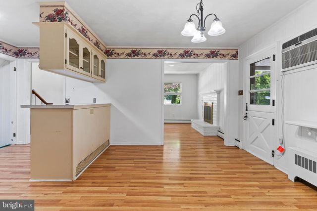902 APPLE DR, Mechanicsburg, PA 17055