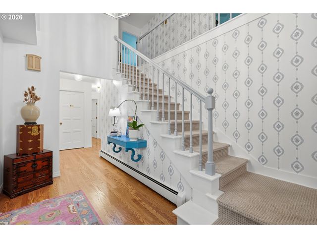 645 BERGIS Rd, Lake Oswego, OR 97034