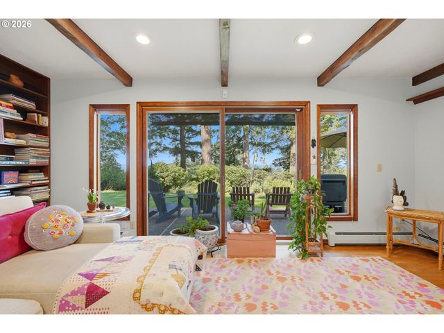 645 BERGIS Rd, Lake Oswego, OR 97034