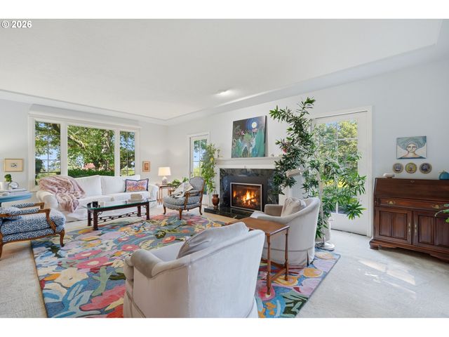 645 BERGIS Rd, Lake Oswego, OR 97034